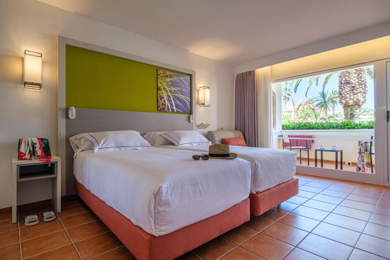 Oassium Hotel - Adults Only La Pineda Buitenkant foto